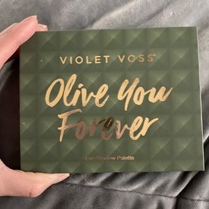 Violet Voss eyeshadow palette